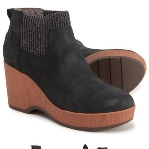 DR SCHOLLS NWT CHELSEA WEDGE LEATHER BOOTS